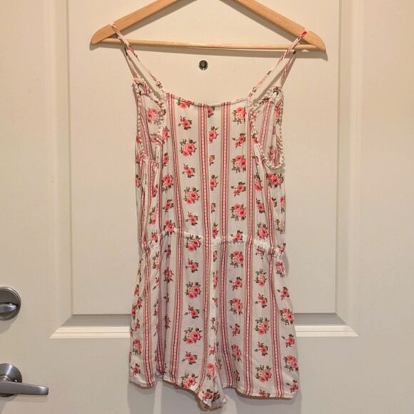 $5 Item! Forever 21 S Pom Pom Trim Floral Romper - Picture 2 of 5